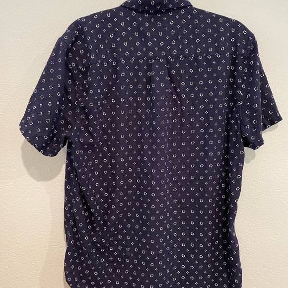 Men’s Lucky Brand Navy blue button down shirt with white novelty print. … - Picture 3 of 5